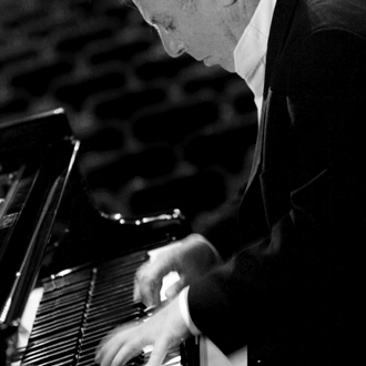 Daniel Barenboim joue Bach au Théâtre du Châtelet (Paris)