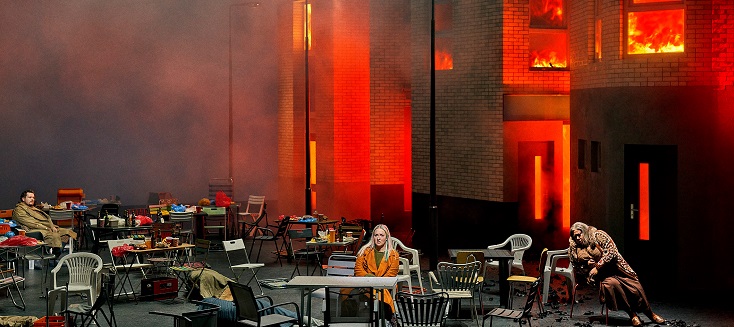 Somptueuse Senta d'Elisabeth Teige à Bayreuth, dans la production Tcherniakov