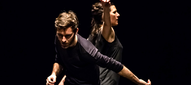 Alban Richard met en scène cinq danseurs accompagnés d'Alla francesca