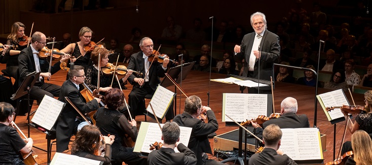 Péter Eötvös à la tête de l'Orchestre Symphonique de la Radio Hongroise