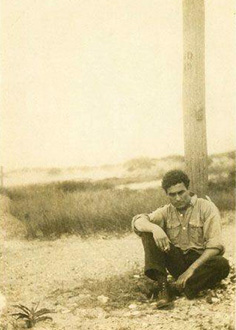 Edgar varèse, photographié au Mexique en 1926 (Fondation Sacher, Bâle)